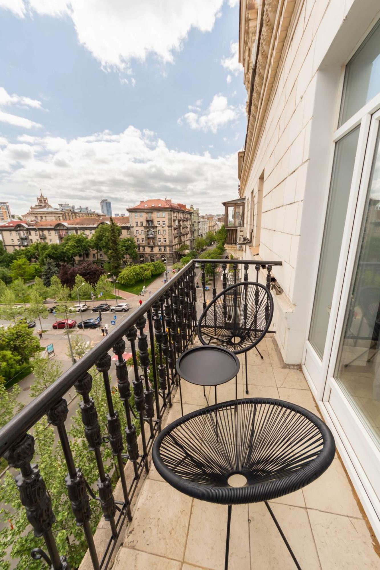 Idea Design Apart-Hotel Prorizna Kiew Exterior foto